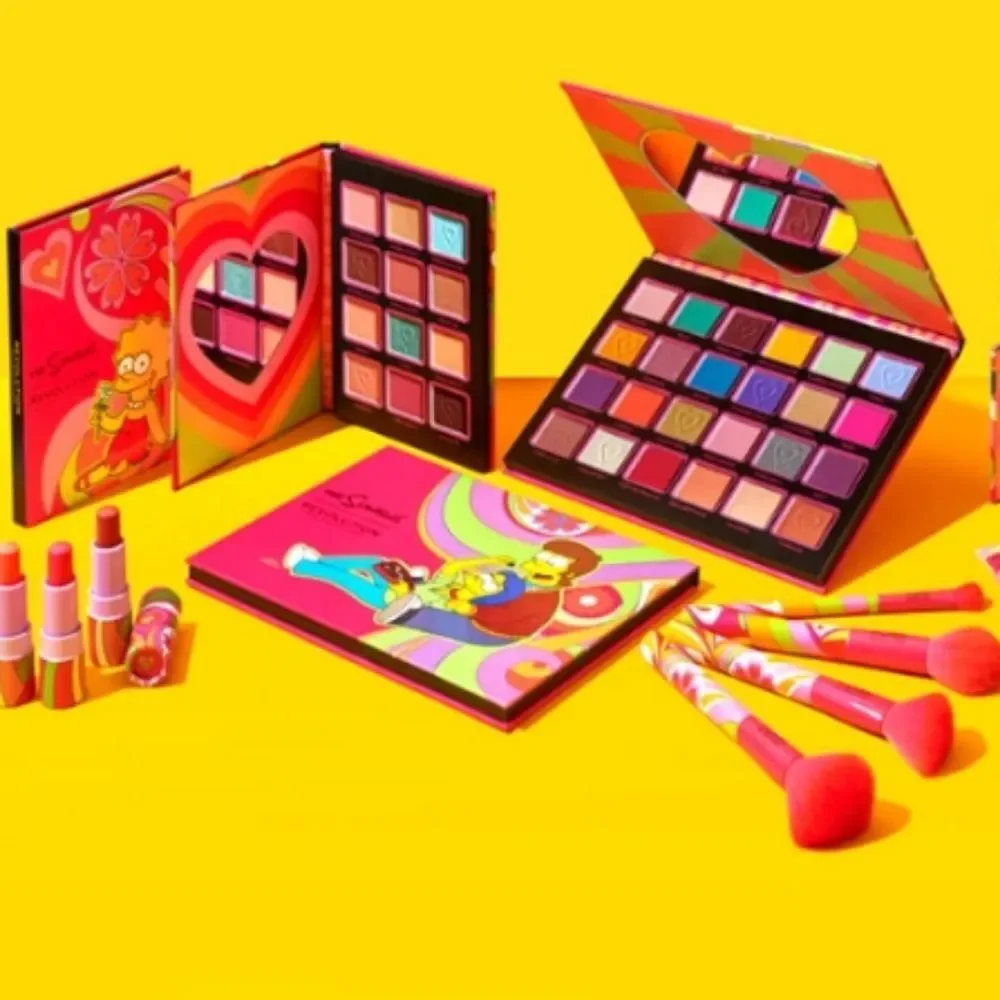 Revolution Beauty X The Simpsons Sunmer Of Love Brush‎ Set